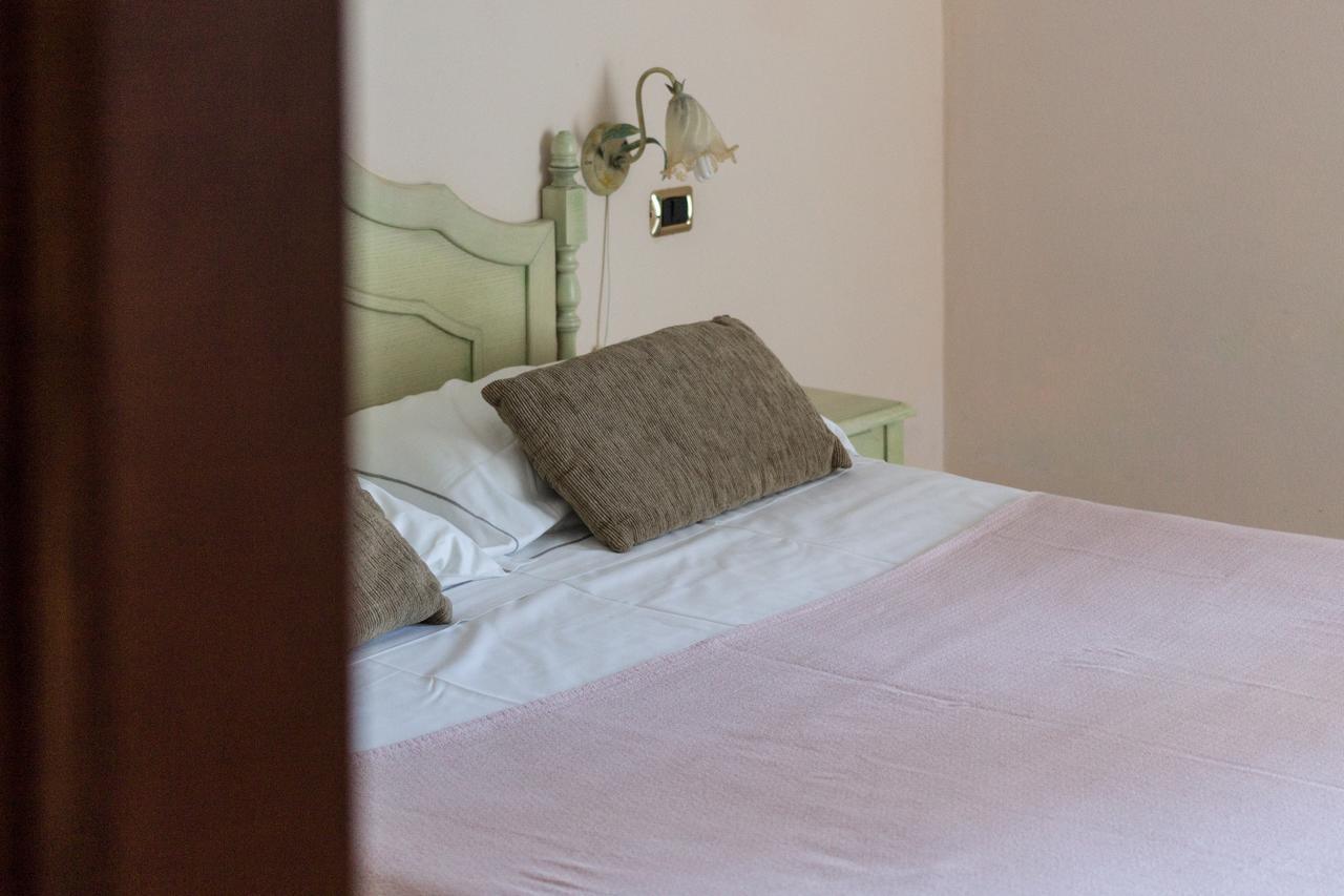 Hotel Villa Del Mare Sinnai Room photo